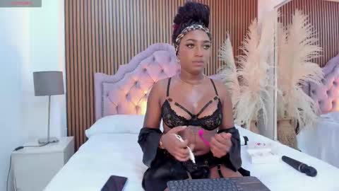 Snapshot of stacymoon_ chatting on 02-17-26, 04:53 Stacy online show from 02-17-26, 04:53