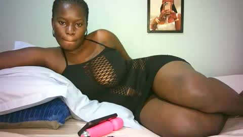 Snapshot of stacysweet69 chatting on 05-08-26, 04:12 all yours online show from 05-08-26, 04:12