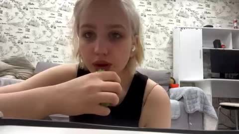 Emma online show from 02-01-26, 04:33