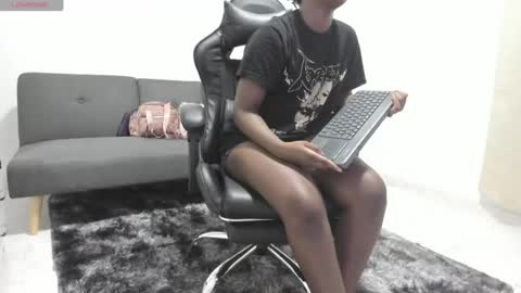 Snapshot of staicy26 chatting on 05-17-26, 01:07 staicy online show from 05-17-26, 01:07