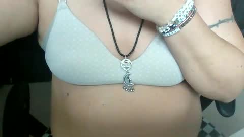 starella___saxxxton online show from 01-08-26, 04:31