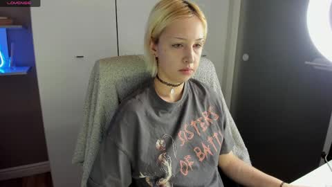 Snapshot of starelli chatting on 05-03-26, 08:26 Kate online show from 05-03-26, 08:26