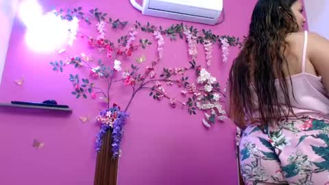 Snapshot of starfishanal21 chatting on 05-18-26, 07:31 alejandra online show from 05-18-26, 07:31