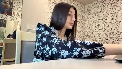 Snapshot of starlapelino chatting on 06-07-26, 05:22 Kiki online show from 06-07-26, 05:22