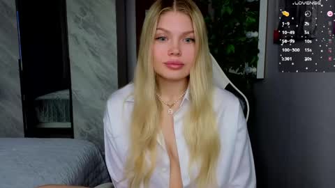 Snapshot of starlight_2004 chatting on 05-22-26, 03:46 Caroline online show from 05-22-26, 03:46