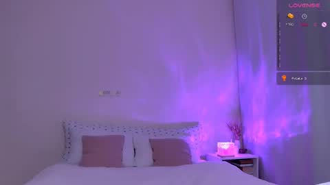 Snapshot of starlightstacey chatting on 05-02-26, 12:15 Stacey online show from 05-02-26, 12:15