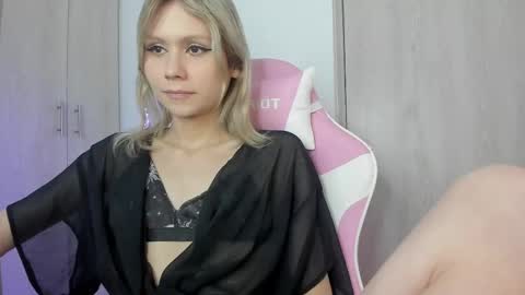 Snapshot of starmoonly chatting on 06-04-26, 11:44 starmoonly online show from 06-04-26, 11:44
