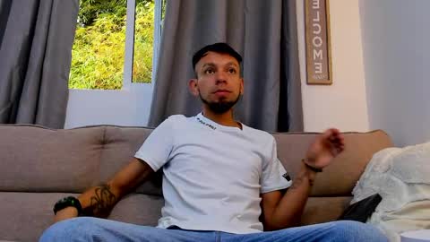 Snapshot of stebansilv_ chatting on 05-19-26, 12:11 Steban online show from 05-19-26, 12:11