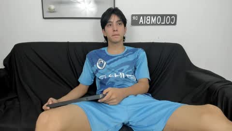 Snapshot of steerlingxvx chatting on 04-26-26, 12:14 Steerling online show from 04-26-26, 12:14