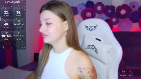 Snapshot of stefaevans chatting on 10-10-25, 03:38 Stefa online show from 10-10-25, 03:38