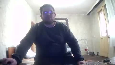 Snapshot of stefan90pt chatting on 12-19-24, 02:35 Stefan online show from 12-19-24, 02:35