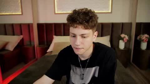 Esrefan online show from 03-11-26, 08:48