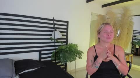 Stefanny   online show from 12-28-24, 03:48