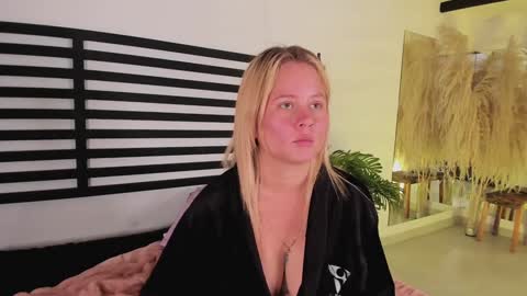 Stefanny   online show from 01-07-25, 03:23