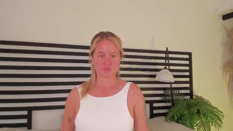Stefanny   online show from 02-17-25, 03:53