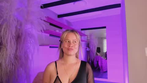 Stefanny   online show from 02-26-25, 12:03