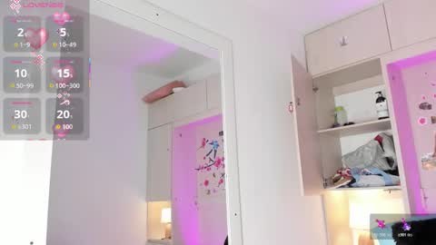 stefannyevans_ online show from 11-11-25, 12:16