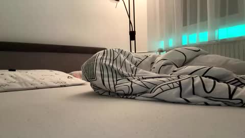 Snapshot of stefanomorelli chatting on 10-27-25, 07:29 stefanomorelli online show from 10-27-25, 07:29