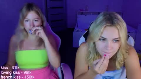 stefany_and_bettany online show from 09-10-25, 05:13