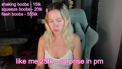 Snapshot of stefany_and_bettany chatting on 05-19-26, 02:34 stefany_and_bettany online show from 05-19-26, 02:34