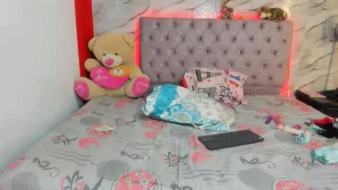 stefany_andruw online show from 10-22-25, 05:56