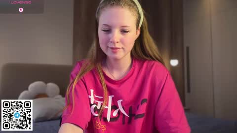 Snapshot of steffi_meoww chatting on 05-07-26, 02:39 STEFI Streams every day from 10 PM GTM1 online show from 05-07-26, 02:39