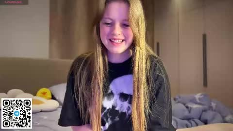 Snapshot of steffi_meoww chatting on 06-02-26, 12:23 STEFI Streams every day from 10 PM GTM1 online show from 06-02-26, 12:23