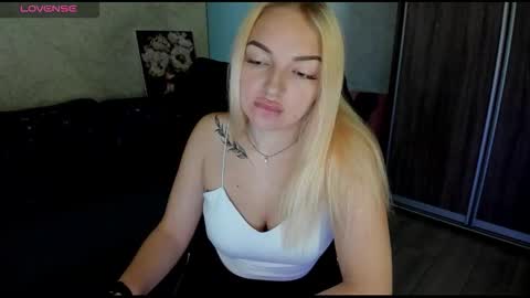 Snapshot of stella__cox chatting on 09-13-25, 05:40 Stella Cox online show from 09-13-25, 05:40