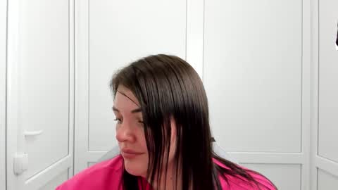 Snapshot of stella_la_ chatting on 05-18-26, 09:15 Stella online show from 05-18-26, 09:15