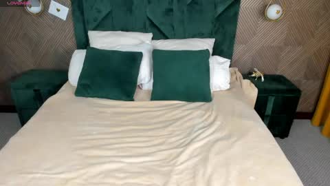 Stella Leee online show from 04-12-26, 11:32