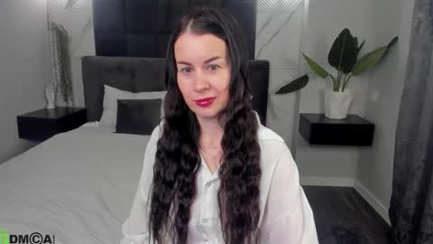 stella online show from 10-19-25, 01:06