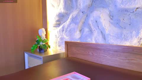 S T E L L A online show from 04-20-26, 04:21