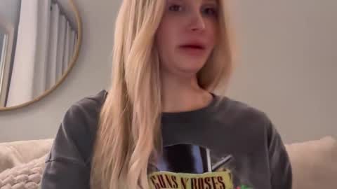 Snapshot of stellacummings chatting on 02-18-26, 06:42 Stella Bella online show from 02-18-26, 06:42