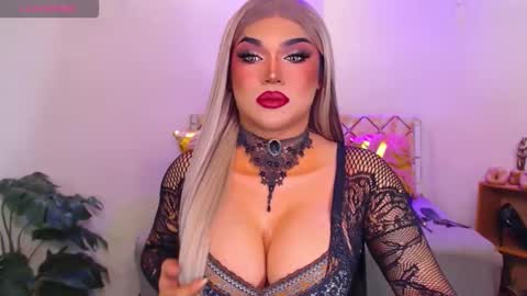 CALL ME STELLA online show from 11-17-25, 10:10