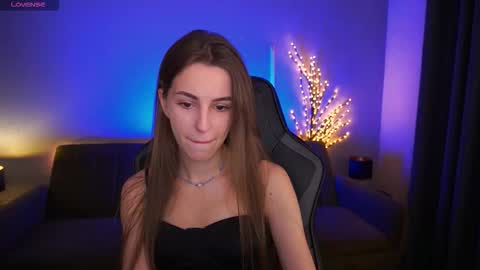 stellahoneywell online show from 11-03-25, 01:23