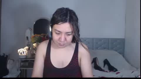 Snapshot of stellahugets chatting on 10-13-25, 11:21 Stella online show from 10-13-25, 11:21