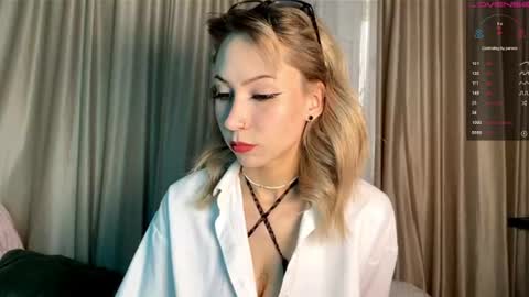 Alexia online show from 06-17-26, 03:20