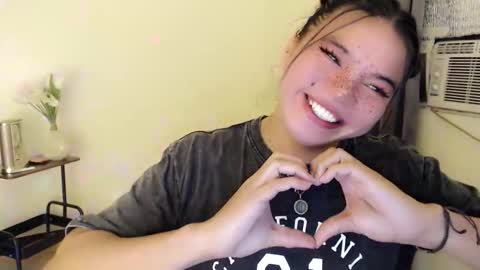 Snapshot of stellaxtemptationx chatting on 11-04-25, 02:27 Stella sweet online show from 11-04-25, 02:27