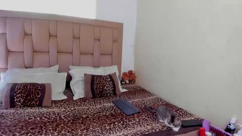 Stepcouple   online show from 03-22-26, 08:12