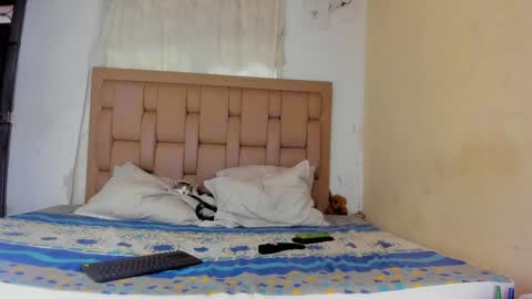 Snapshot of stepcouple__ chatting on 05-25-26, 08:37 Stepcouple online show from 05-25-26, 08:37