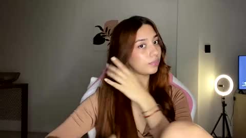 Snapshot of steph_y1030 chatting on 01-18-25, 03:31 stephany online show from 01-18-25, 03:31