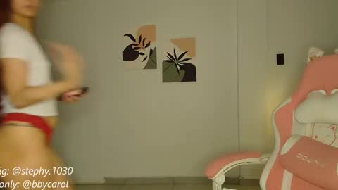 Snapshot of steph_y1030 chatting on 03-09-25, 03:43 stephany online show from 03-09-25, 03:43