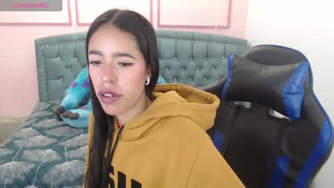 Stephania online show from 01-29-25, 10:27