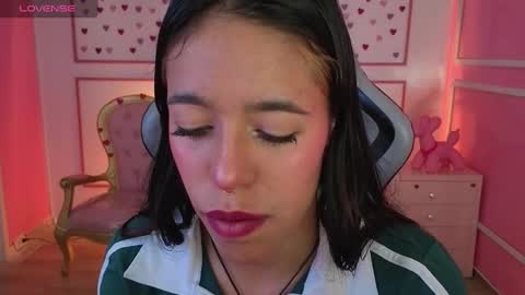 Stephania online show from 10-09-25, 01:20