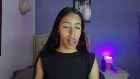 Stephania online show from 04-16-26, 05:03