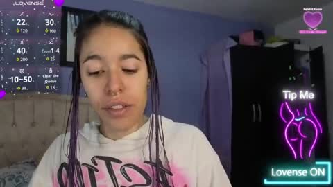 Stephania online show from 05-22-26, 05:18