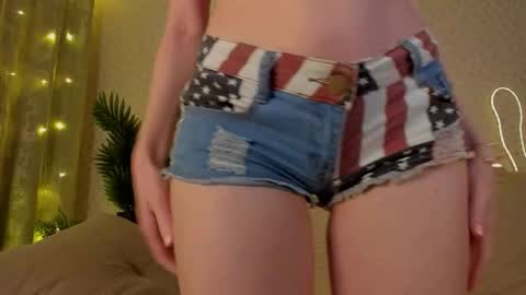 stephanie_diaz online show from 12-15-25, 07:07