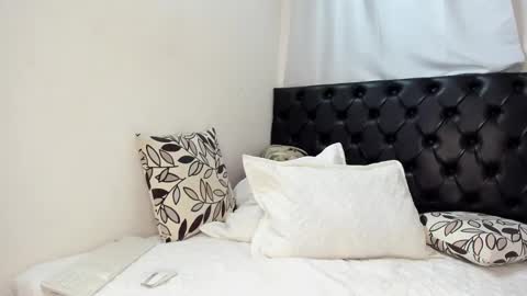 estefania online show from 02-14-25, 01:45