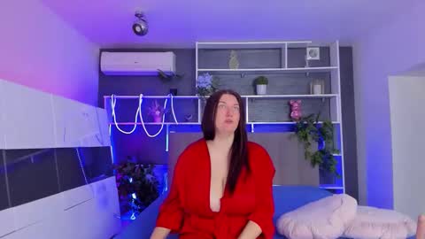 Stephie online show from 05-07-26, 05:24