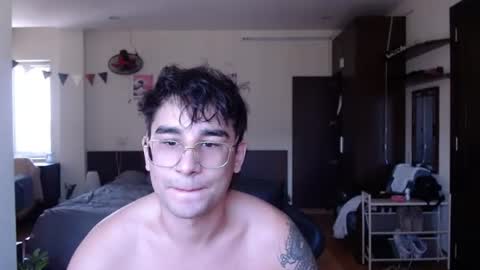 Snapshot of steveoceanbeanhuge chatting on 06-24-26, 03:27 Alex online show from 06-24-26, 03:27